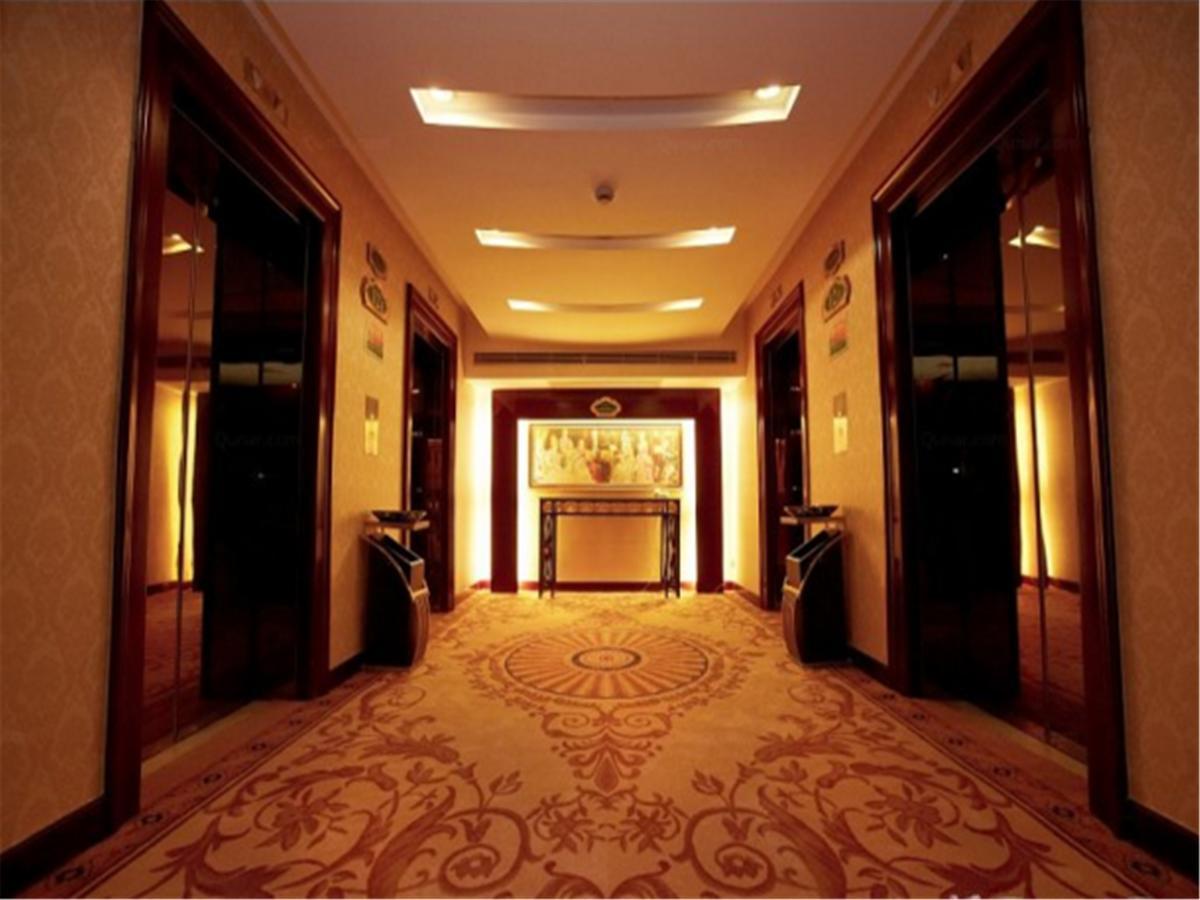 Vienna International Hotel Shanghai Train Station Exterior photo